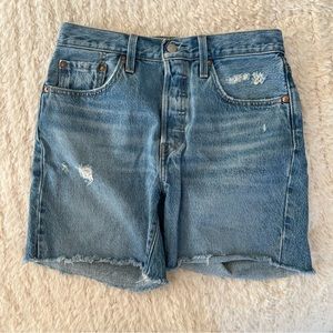 Levi’s 501 mid length shorts
